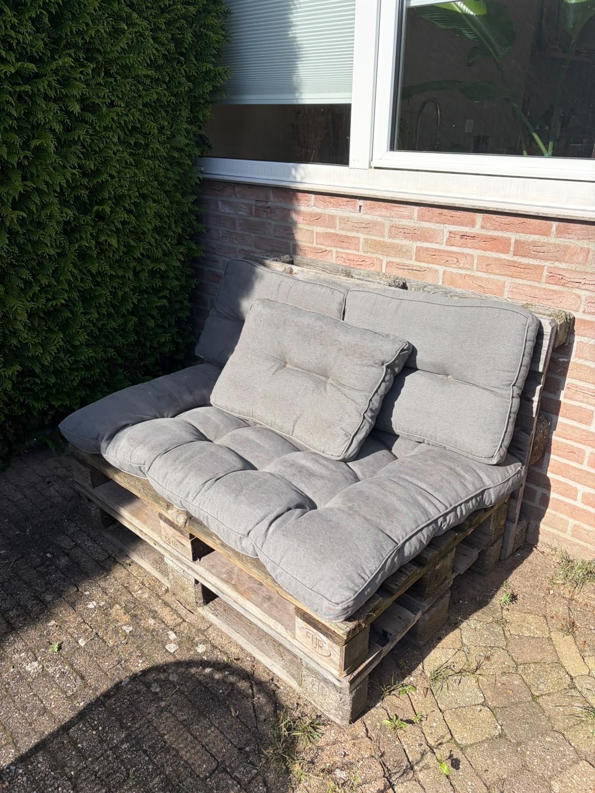 Palletbank met kussens (3 pallets), Ophalen, Gebruikt, Hout