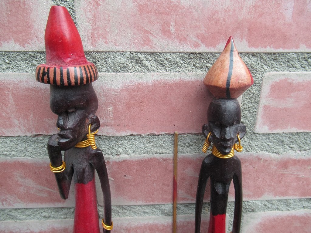 MASAI beeldjes Oost Afrika nomaden volk kleurig hoog 45 cm, Hout, Afrika, 45 cm, Ophalen of Verzenden