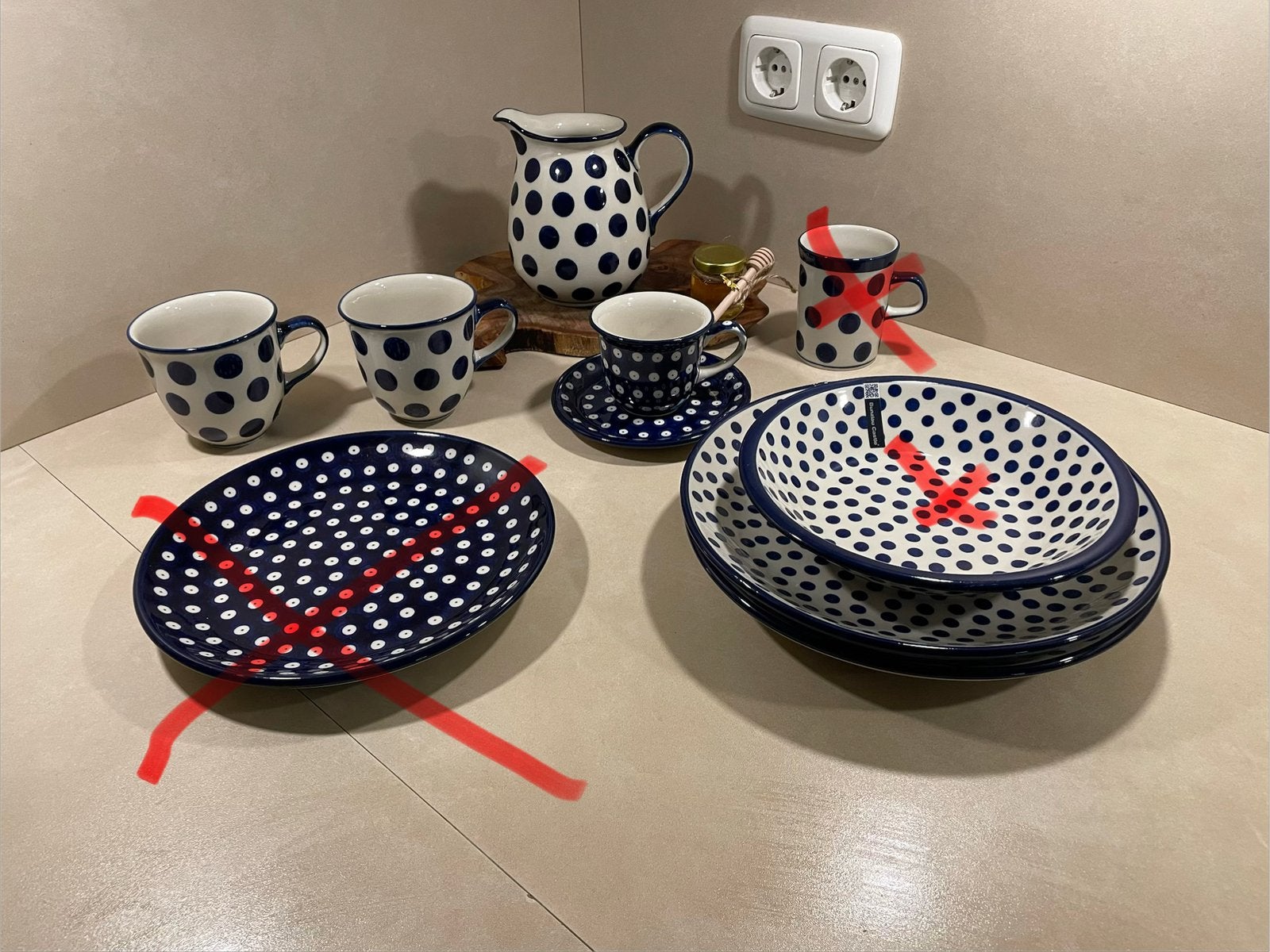 Bunzlau Castle servies stippen decor – Nieuw, Nieuw, Ophalen of Verzenden, Overige stijlen, Aardewerk