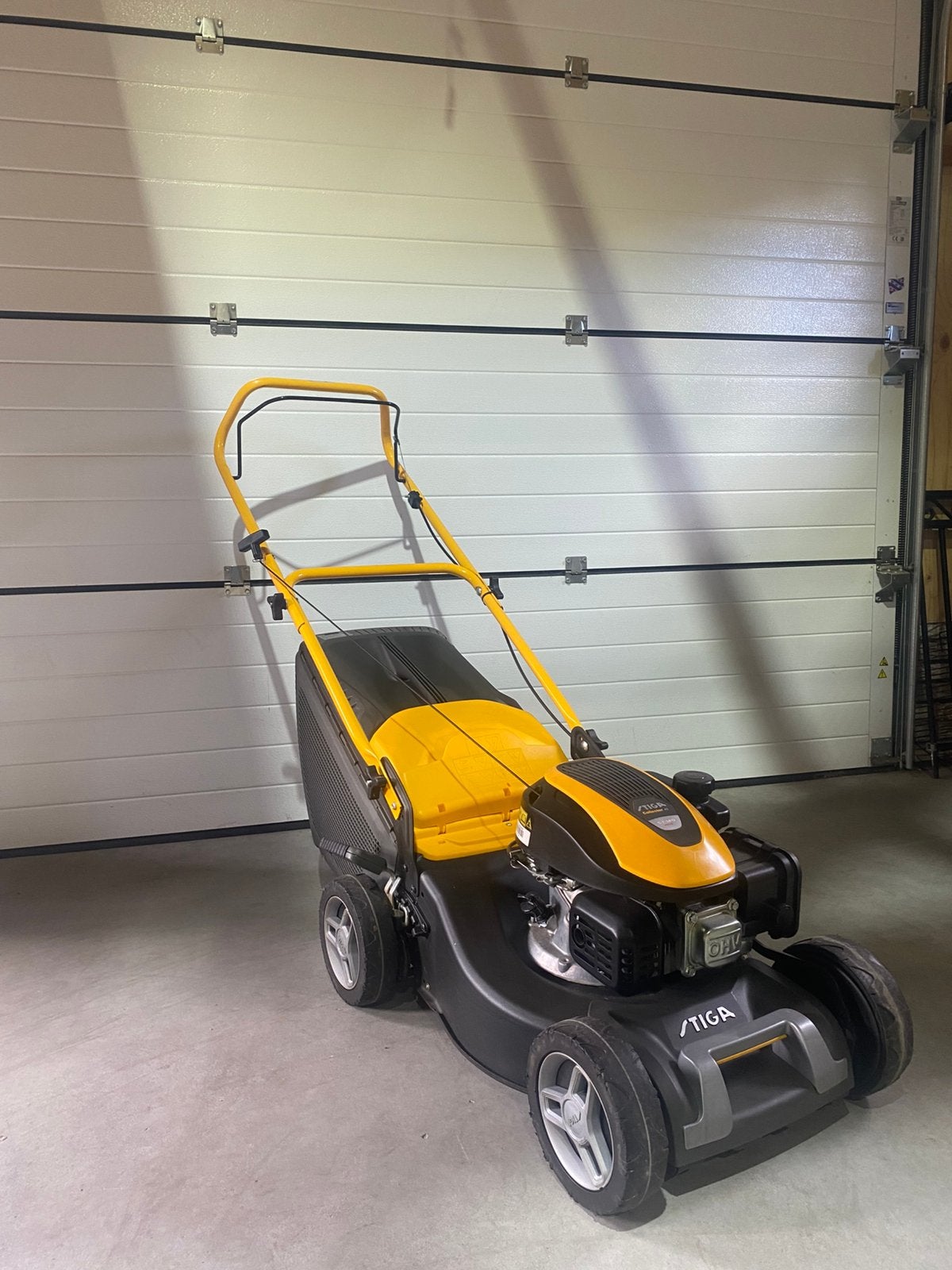 Nieuwstaat stiga collector 43 st120 ohv, Ophalen, Zo goed als nieuw, 40 t/m 49 cm, Benzine-grasmaaier