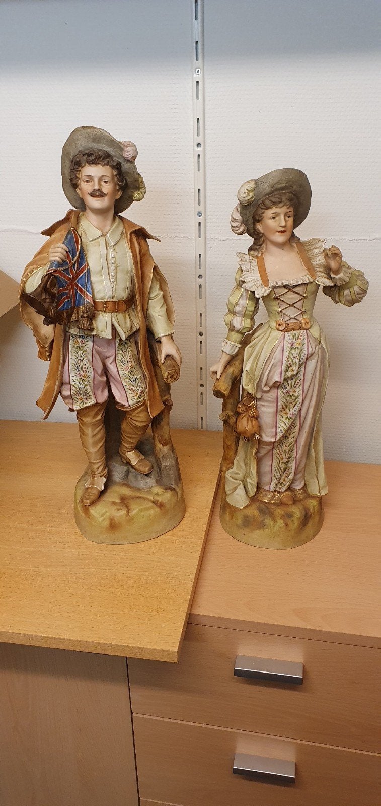aude beelden man en vrouw, Ophalen, Mens