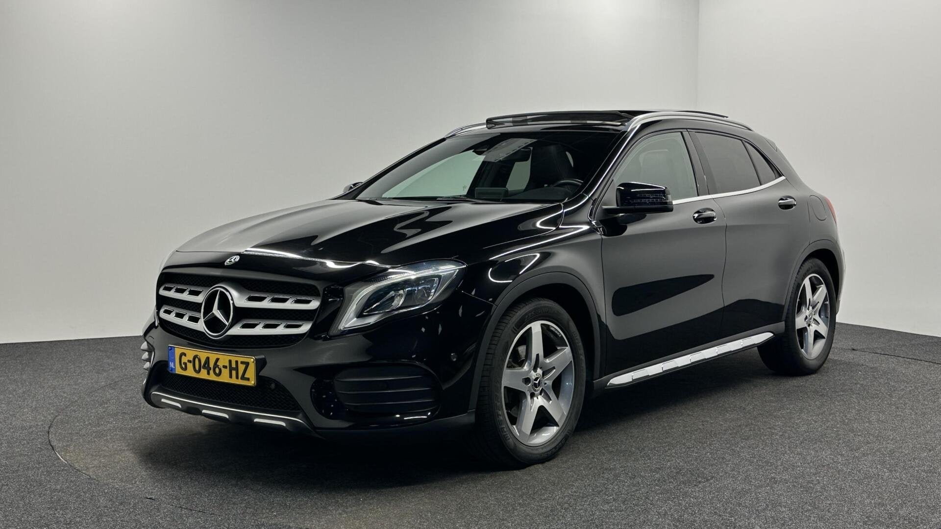 Mercedes GLA-klasse 180 Business Solution AMG Limited PANO C, Gebruikt, 4 cilinders, 1335 kg, Onderhoudsboekje