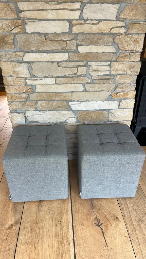 Poef hocker poeven hockers grijs 45 x 45 2 stuks, Ophalen, Zo goed als nieuw