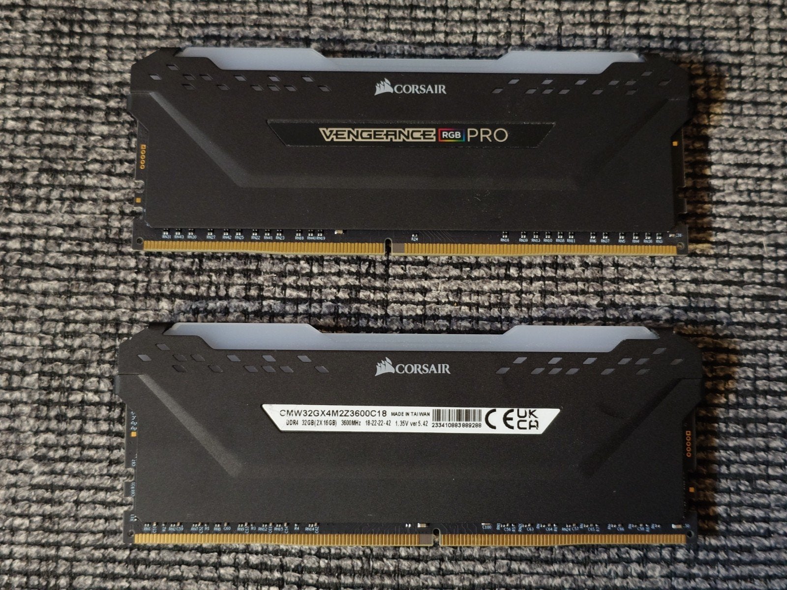 Corsair Vengeance RGB Pro 32GB (2x16GB) | 3600MHz | CL18, Ophalen, 32 GB, DDR4, Zo goed als nieuw