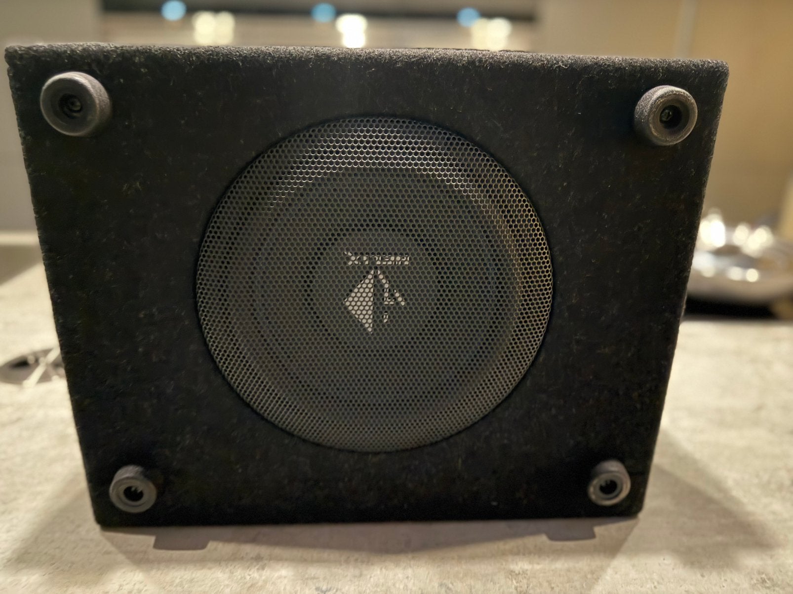 Helix K 10E.2 subwoofer met basreflexkast, ongebruikt, Ophalen of Verzenden, Zo goed als nieuw