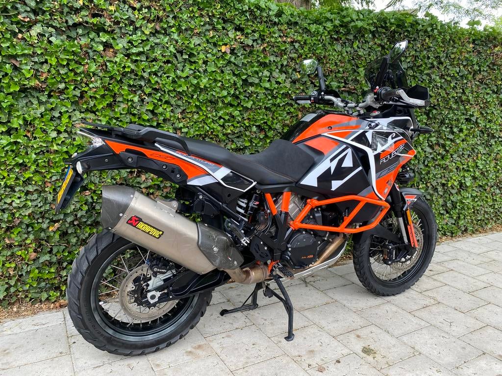 KTM 1090 Adventure R (bj 2018) Akra / beurt gehad, 1090 cc, 2 cilinders, Motorrijbewijs A, Meer dan 35 kW