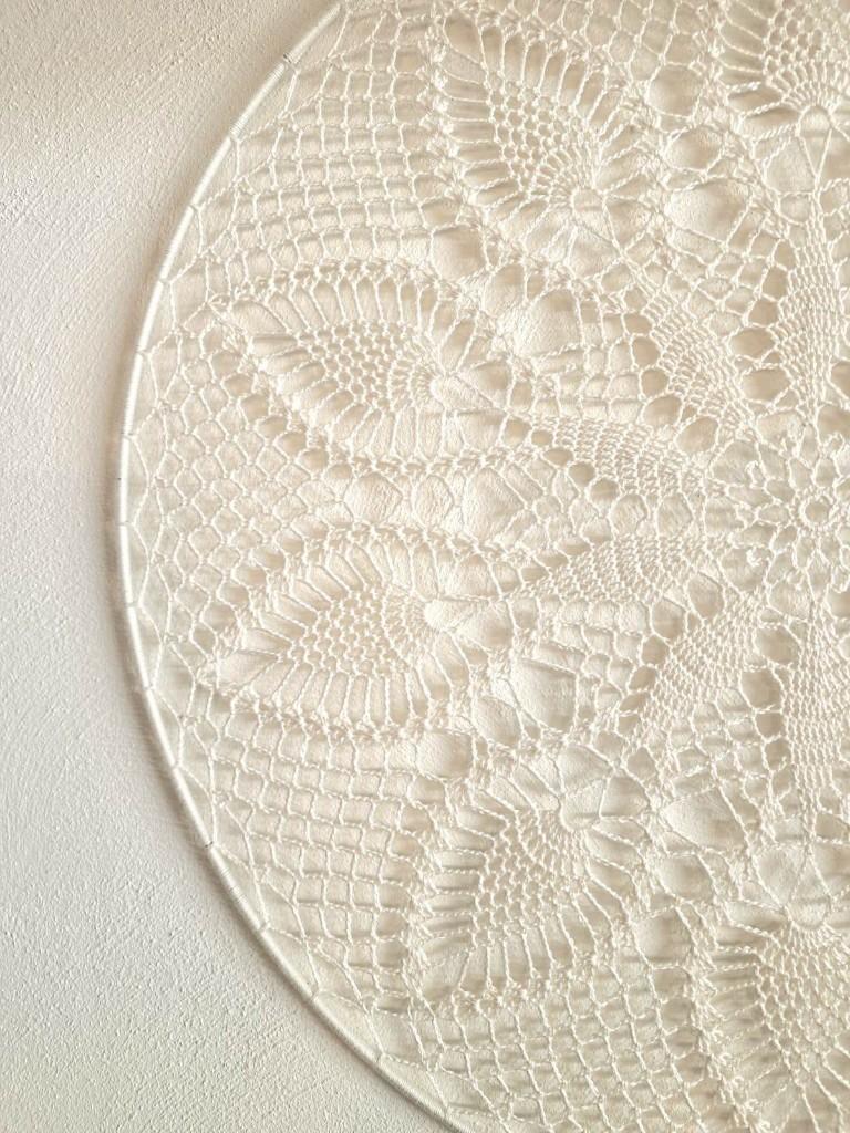 Mandala, Whispering White, 60 cm raamhanger/muurhanger, Wandhanger, Nieuw, Ophalen of Verzenden, Wit