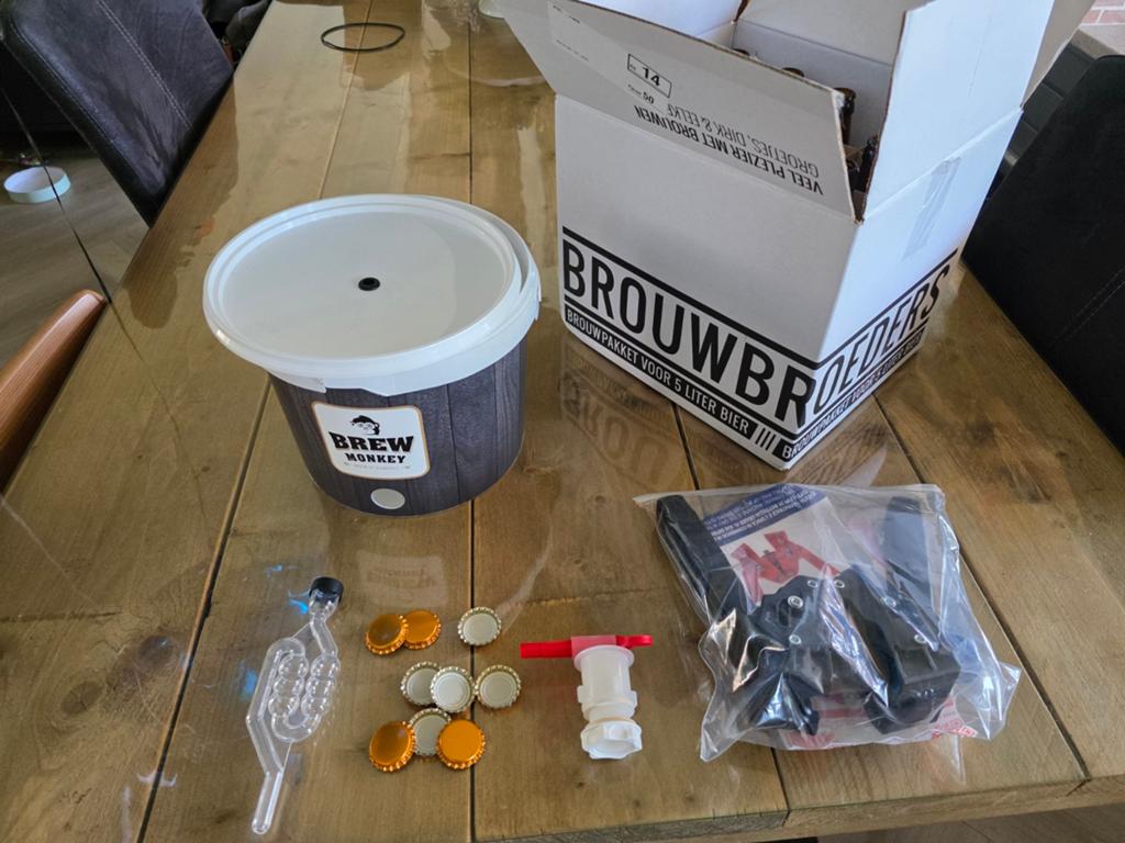 Brouwset van Brewmonkey en bottelset van Brouwbroeders!, Ophalen