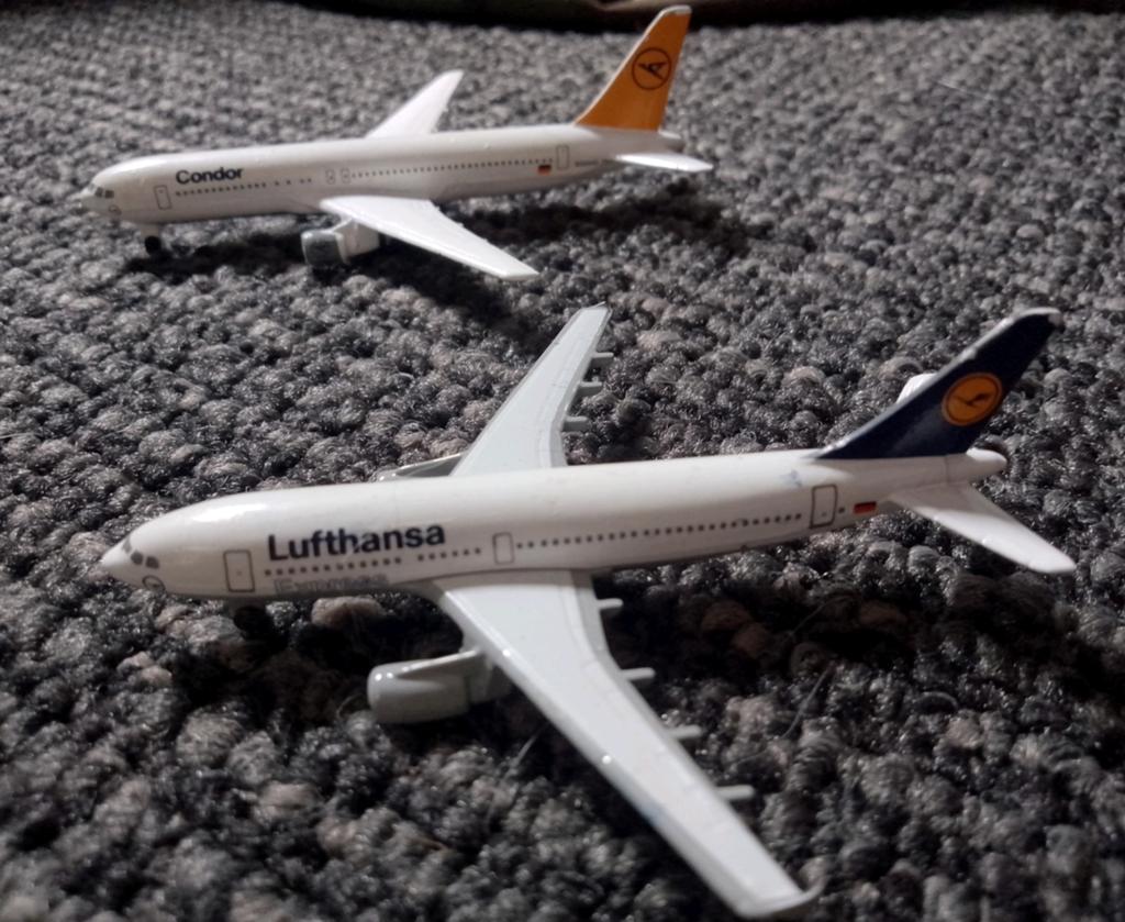 SCHABAK VLIEGTUIGJES 1:500 - Condor & Lufthansa, Hobby en Vrije tijd, Modelbouw | Vliegtuigen en Helikopters, Ophalen of Verzenden