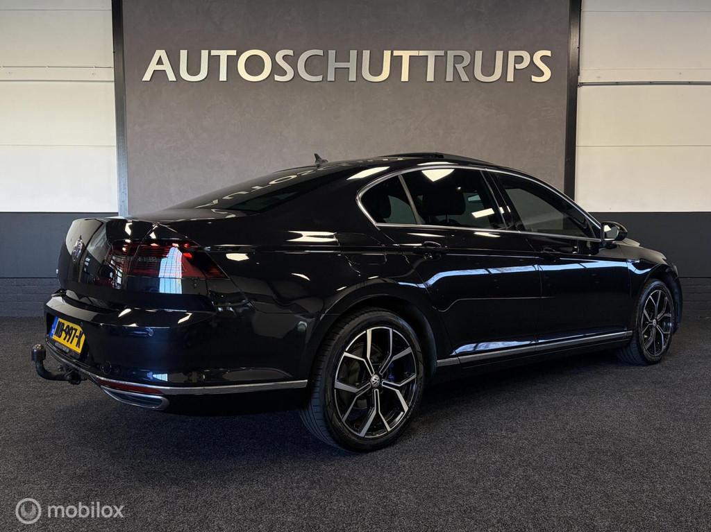 Volkswagen Passat 1.4 TSI GTE Connected Series Plus PANO / L, Gebruikt, 4 cilinders, 1622 kg, Zwart