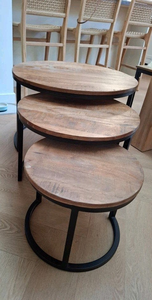 Set van 3 mangohouten ronde tafeltjes, Huis en Inrichting, Tafels | Bijzettafels, Rond, 55 tot 75 cm, Zo goed als nieuw, Hout