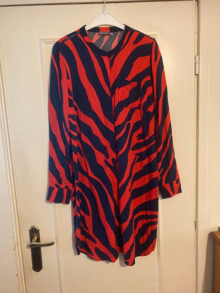 Aparte lange zwart rode viscose blouse van Geisha, maat 42, Geisha, Verzenden, Maat 42/44 (L), Zo goed als nieuw