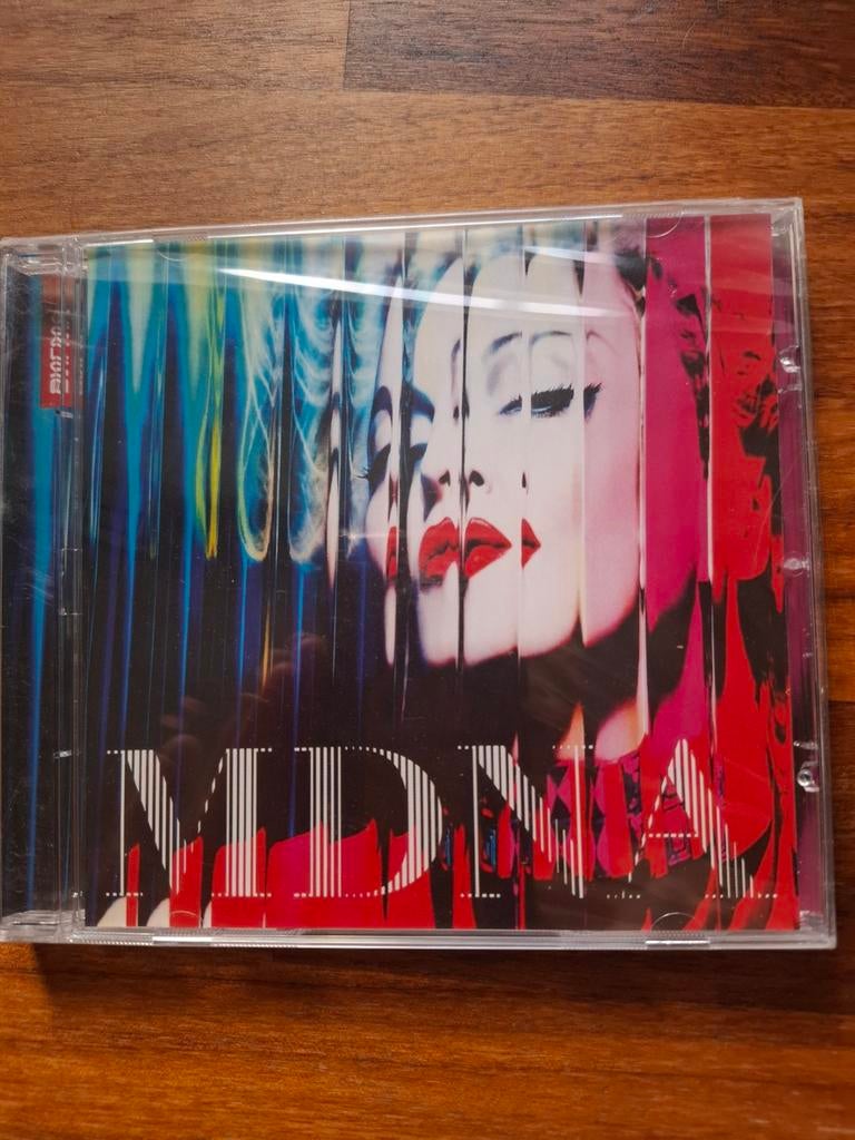 Madonna MDNA Deluxe Version Belarus SEALED, Ophalen of Verzenden, 2010 - 2019, Nieuw in verpakking
