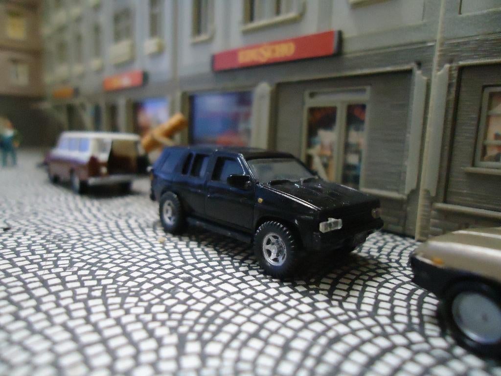 1:95 1989-1995 Nissan Terrano WD21 ( schaal 1:95 ) zwart, Ophalen of Verzenden, Zo goed als nieuw, Auto, Overige merken