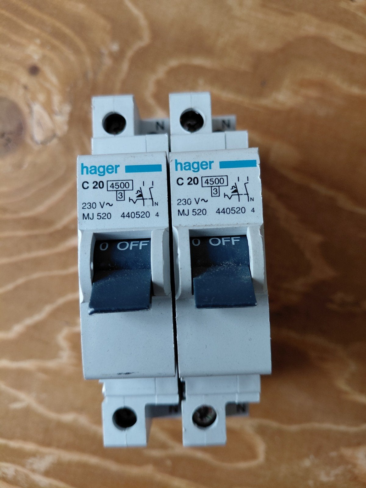 Hager Installatieautomaat C20 230V~ MJ 520 (2 stuks), Ophalen of Verzenden, Gebruikt, Hager, Installatieautomaat