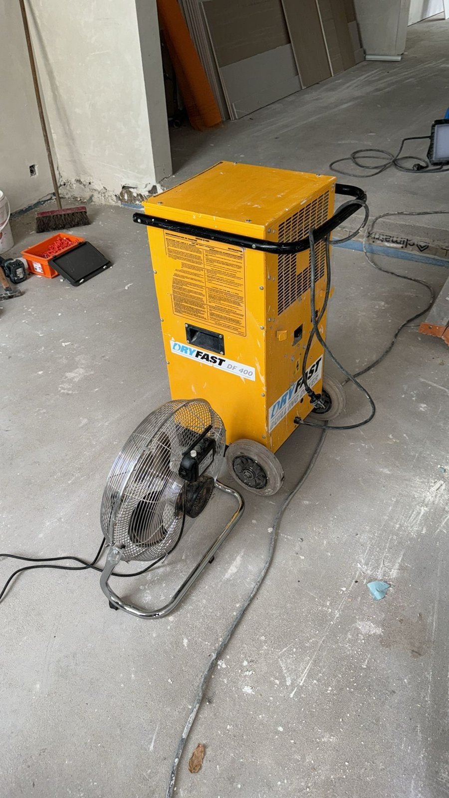 DRYFAST & HYUNDAI BOUWDROGER HUREN, Ophalen, Zo goed als nieuw, Ventilator