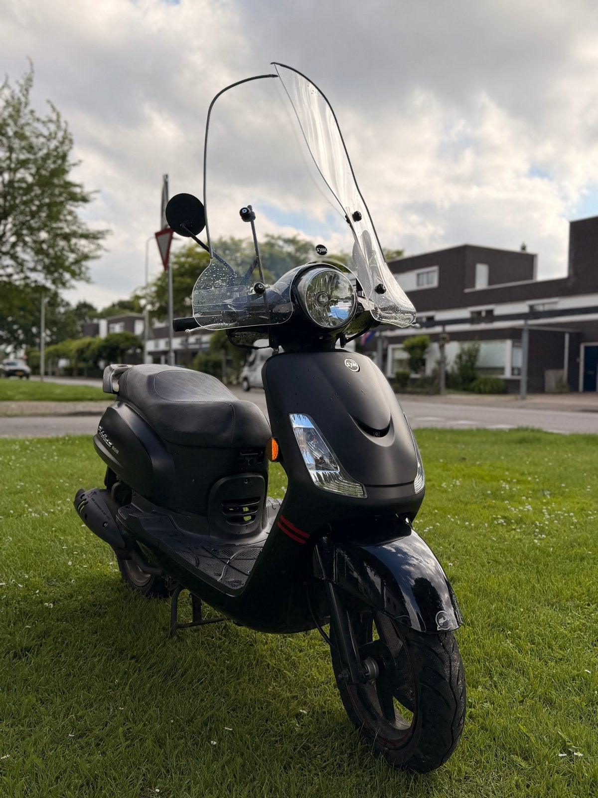 Sym Fiddle II scooter (+2 helmen), Gebruikt, Maximaal 45 km/u, Ophalen of Verzenden, Benzine