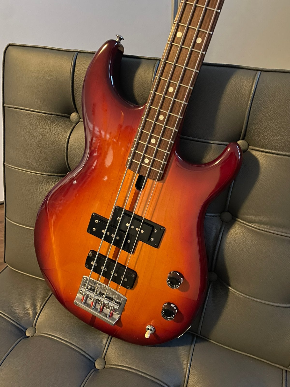 Yamaha BB1000S Bass "MADE IN JAPAN"   IN TOPSTAAT !!!, Ophalen, Zo goed als nieuw, Elektrisch