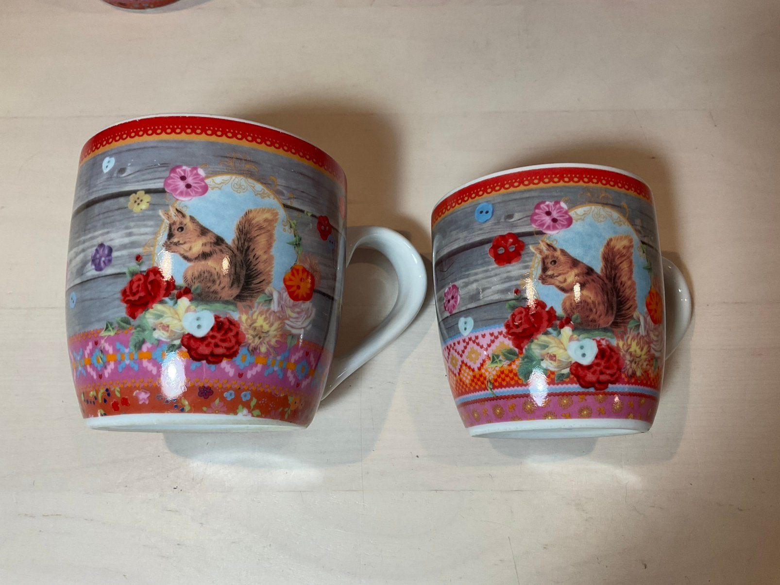 Albert Heijn bekers Eekhoorn meerdere beschikbaar €2,50 p/s, Ophalen of Verzenden, Zo goed als nieuw, Overige stijlen, Kop(pen) en/of Schotel(s)
