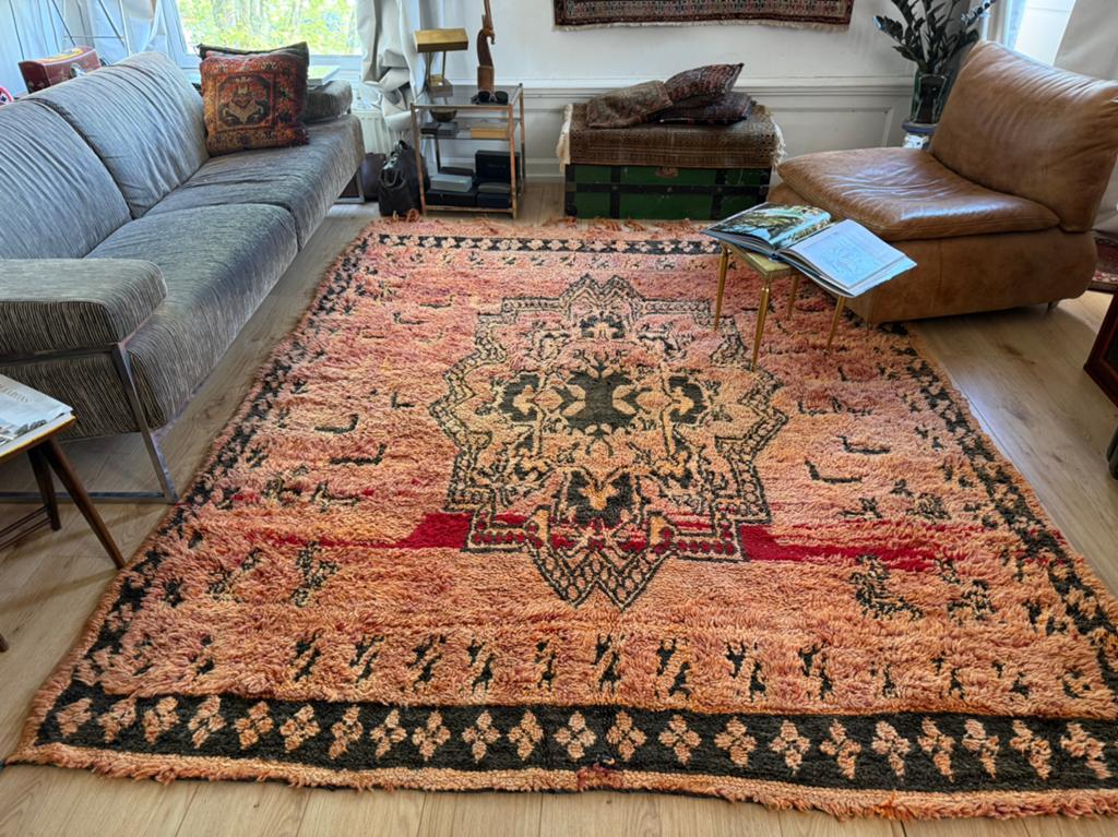 Vintage Marokkaans Berbertapijt 275 x 210 – Zalmroze Wol, Info@bababoho.com, 200 cm of meer, Zo goed als nieuw, 200 cm of meer