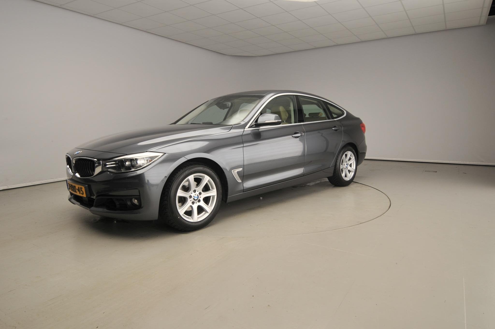 BMW 3 Serie Gran Turismo 320i Automaat / Active Cruise / Tre, Auto's, BMW, Automaat, Achterwielaandrijving, Gebruikt, 1535 kg