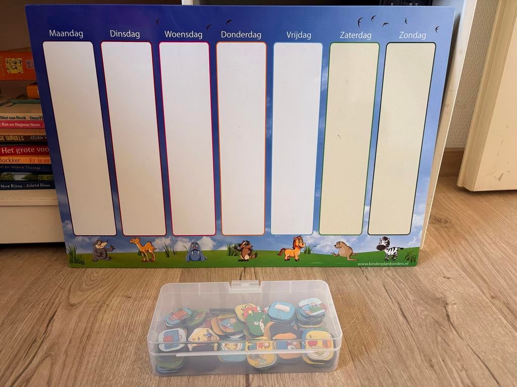 Kinderplanbord met magneten - weekplanner, Kinderen en Baby's, Kinderspulletjes, Zo goed als nieuw, Ophalen