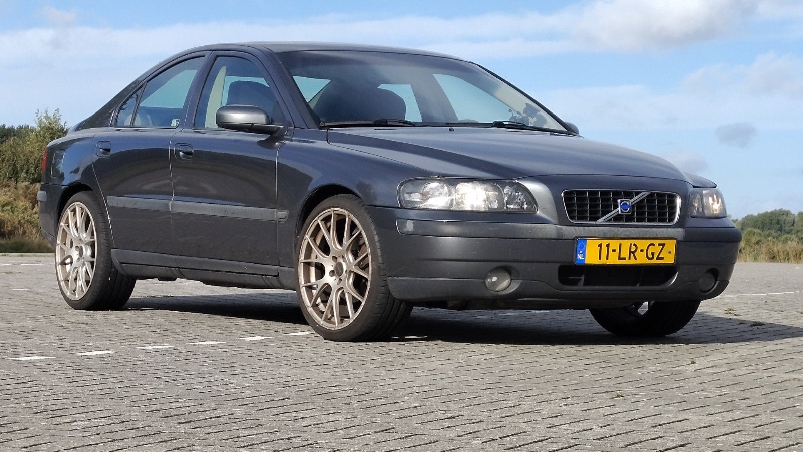 Volvo S60 2.4 140PK 2003 Grijs, Auto's, Volvo, Voorwielaandrijving, 1442 kg, S60, 75 €/maand