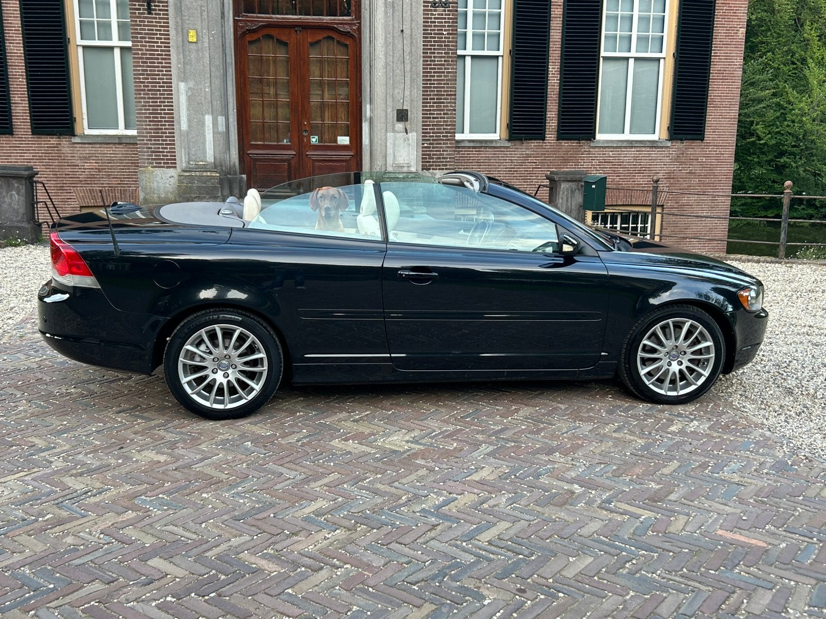 Volvo C70 2.4 170PK Summum geartronic 2007 246000km NL auto, C70, Beige, Cabriolet, 4 stoelen