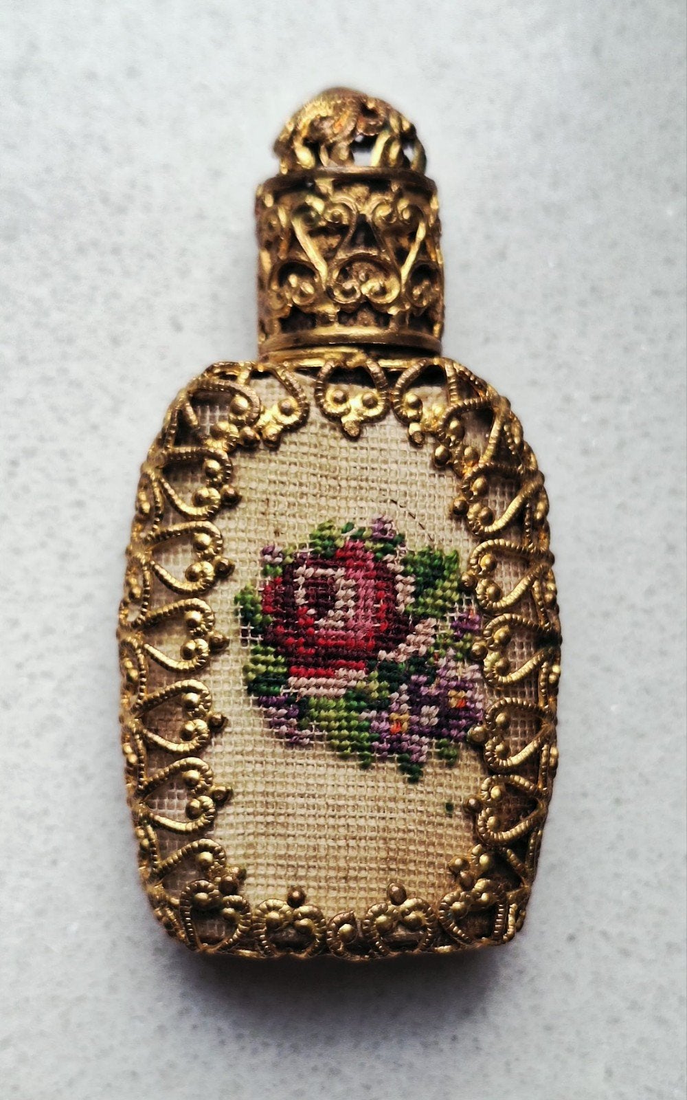 Antiek parfumflesje Petit Point Oostenrijk, Ophalen of Verzenden