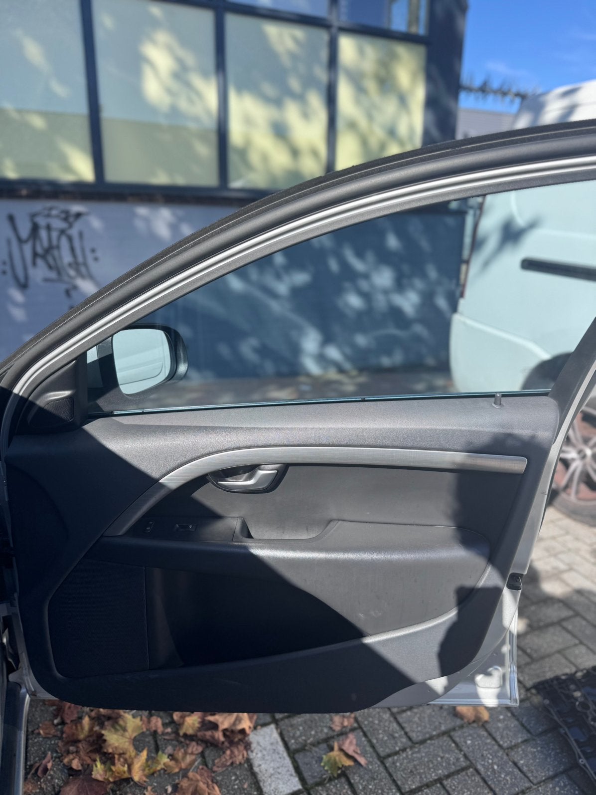 Foto 13 van Volvo V70 2.4 D AUT 2010 Grijs