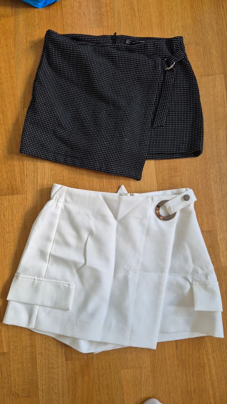 Zara Skorts: Zwart met stippen & Wit (Maat XS), Kleding | Dames, Ophalen of Verzenden, Zo goed als nieuw, Maat 34 (XS) of kleiner