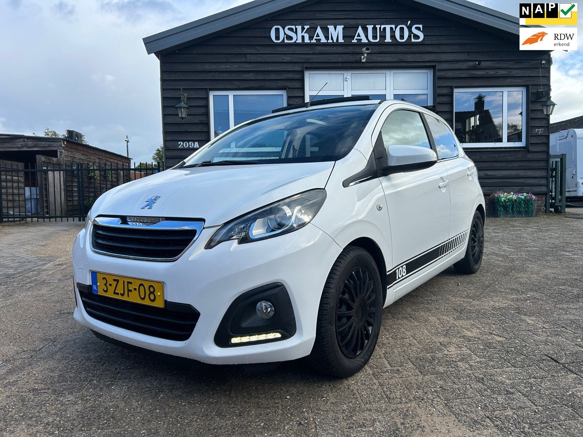 Peugeot 108 1.0 VTi Active Top Cabrio Apple car play, Auto's, Voorwielaandrijving, Gebruikt, Cabriolet, 4 stoelen