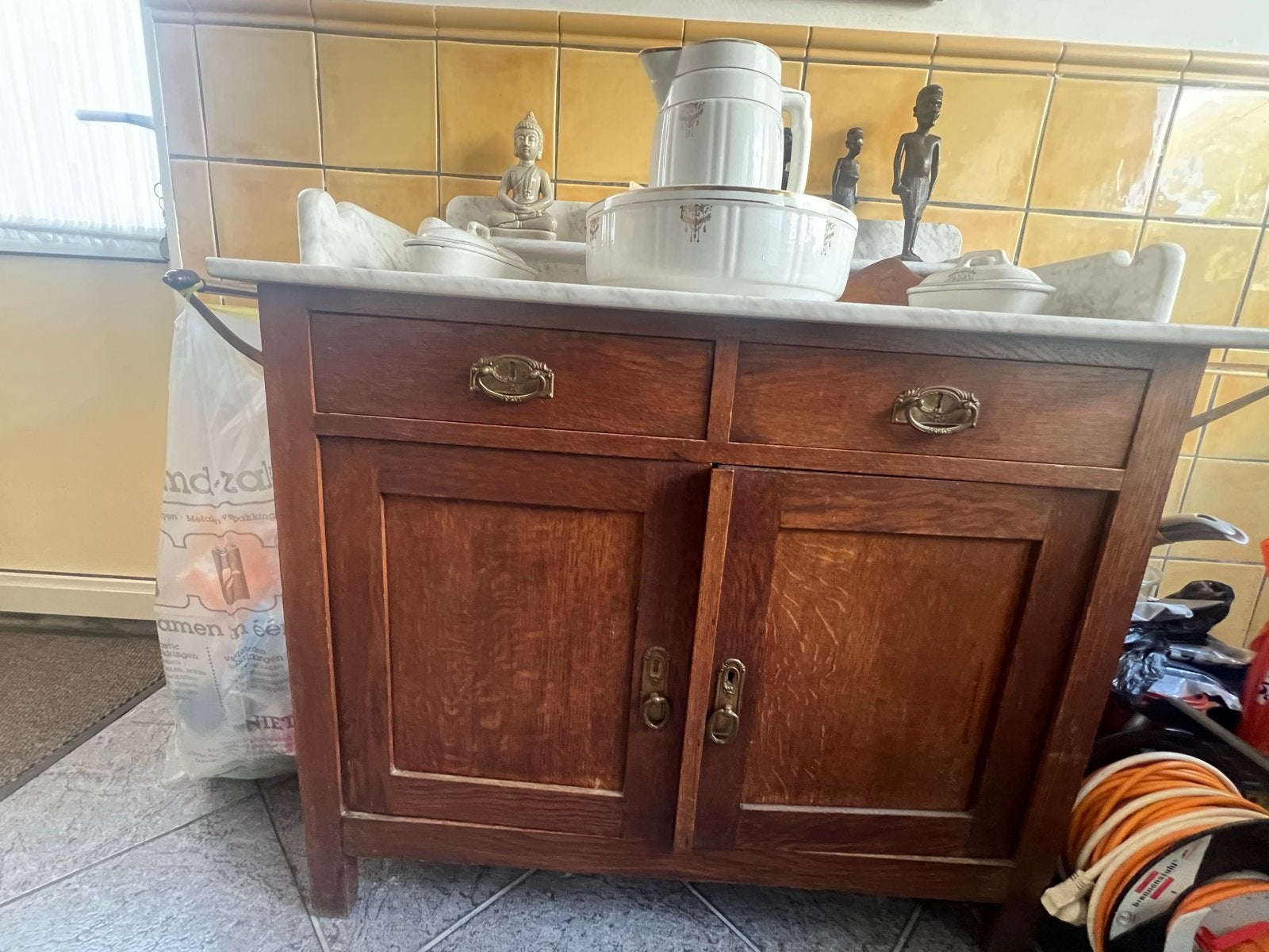 Antiek wastafelmeubel met marmeren blad, Ophalen