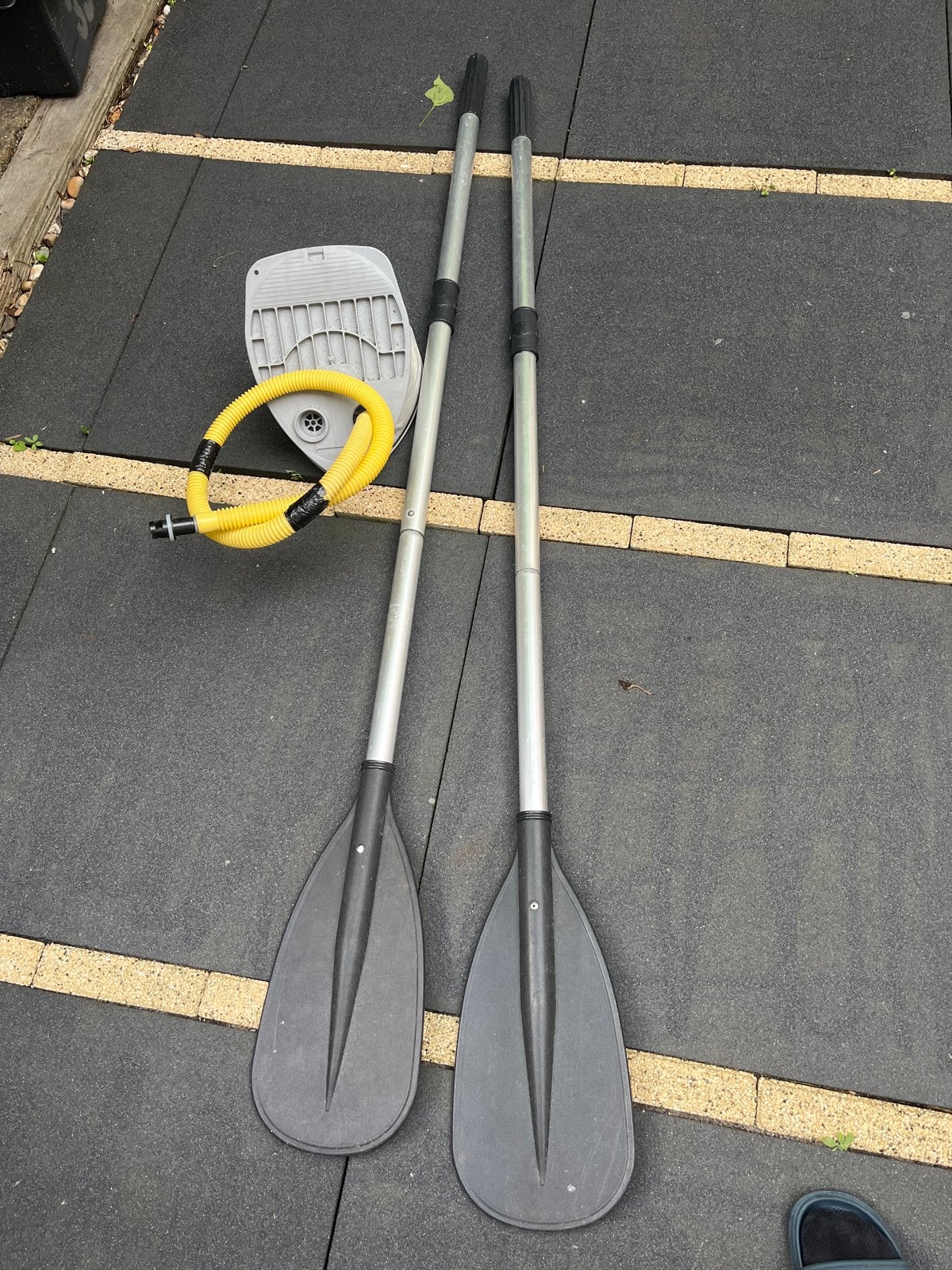 Peddels en pomp voor opblaasboot/kajak, Ophalen of Verzenden, Gebruikt