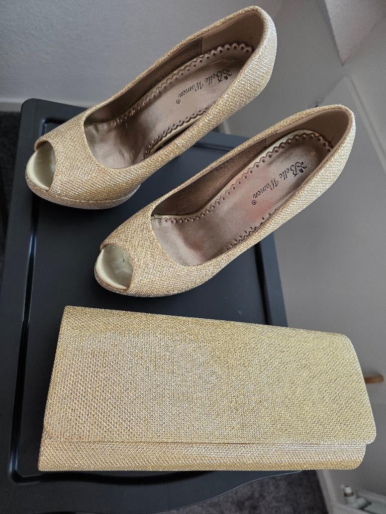 Pumps en clutch, Kleding | Dames, Schoenen, Pumps, Ophalen of Verzenden, Zo goed als nieuw, Geen merk