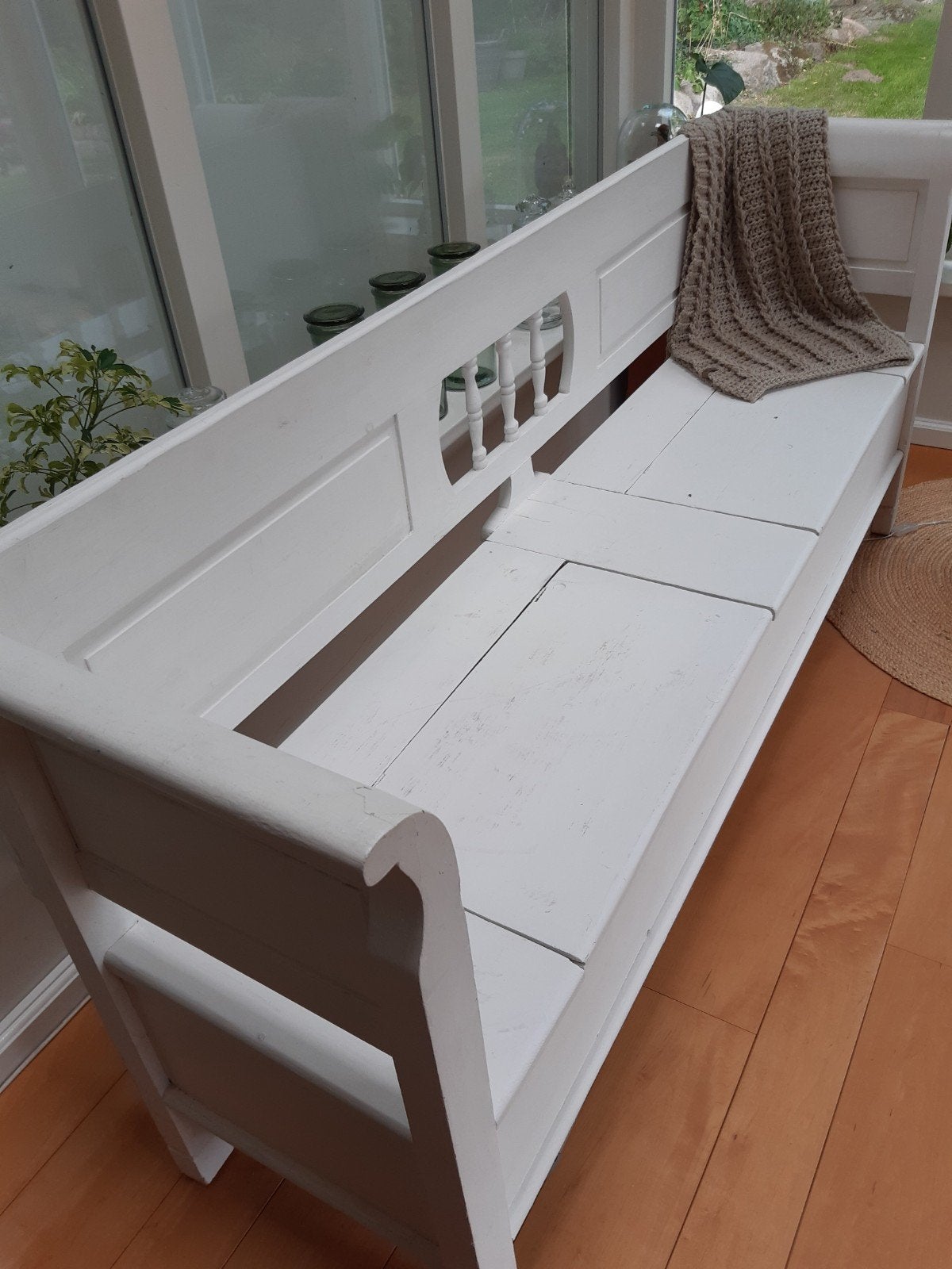 Witte houten klepbank met opbergruimte, Ophalen