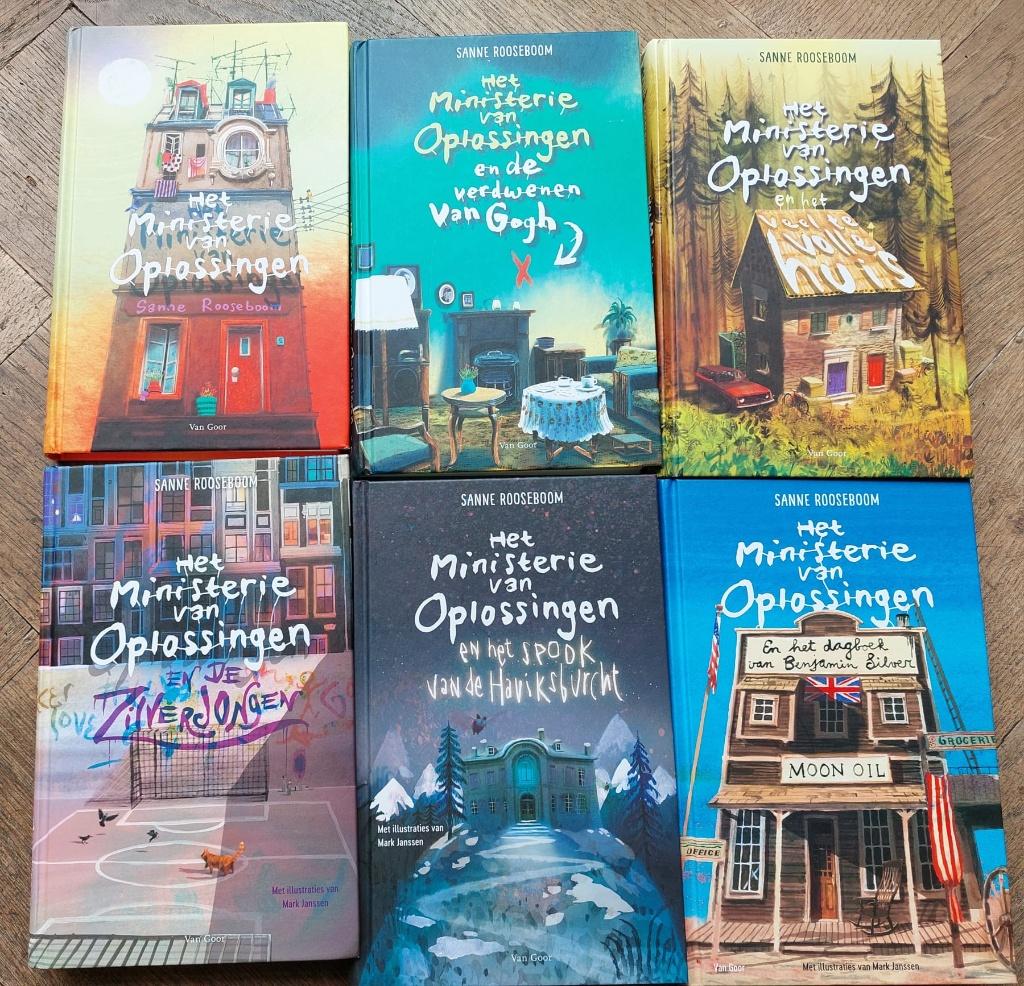 Het Ministerie van Oplossingen (zie foto's) € 45 samen, Boeken, Ophalen of Verzenden, Zo goed als nieuw, Sanne Rooseboom, Fictie