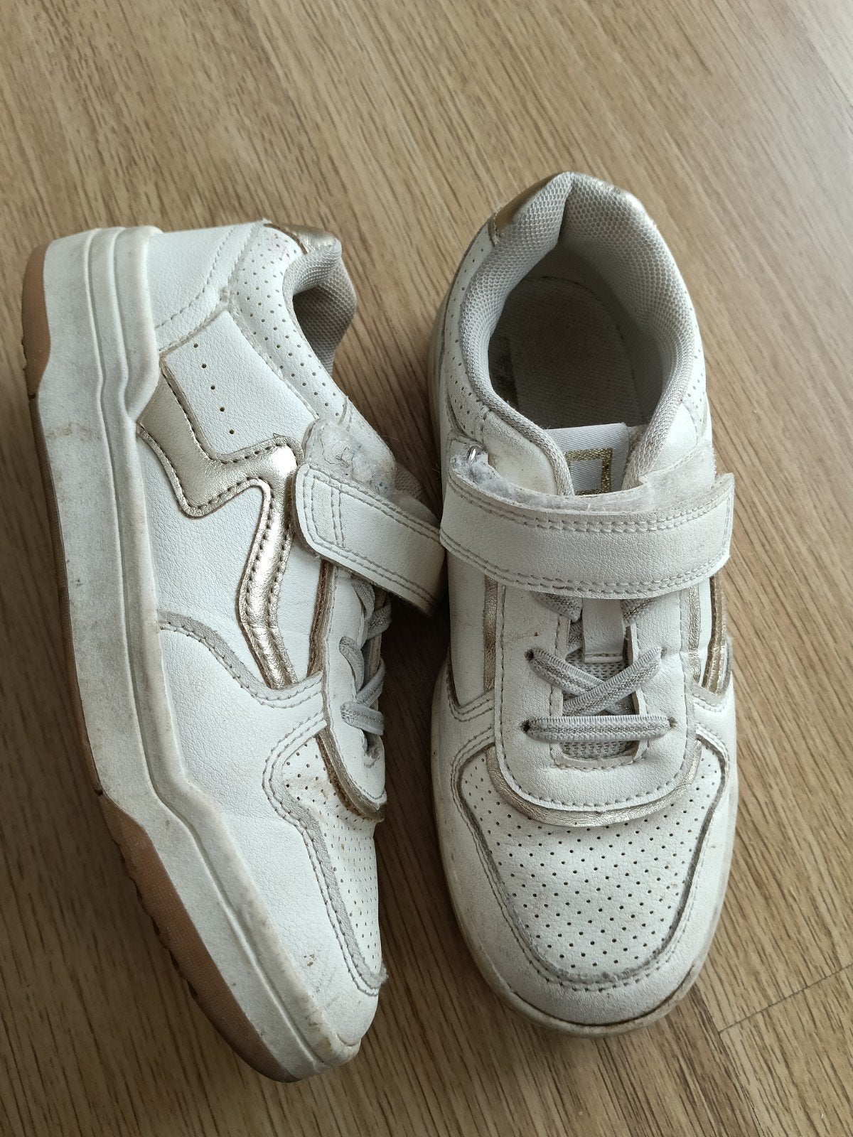 Bluebox sneakers maat 32, Kinderen en Baby's, Kinderkleding | Schoenen en Sokken, Ophalen, Gebruikt, Bluebox, Jongen of Meisje
