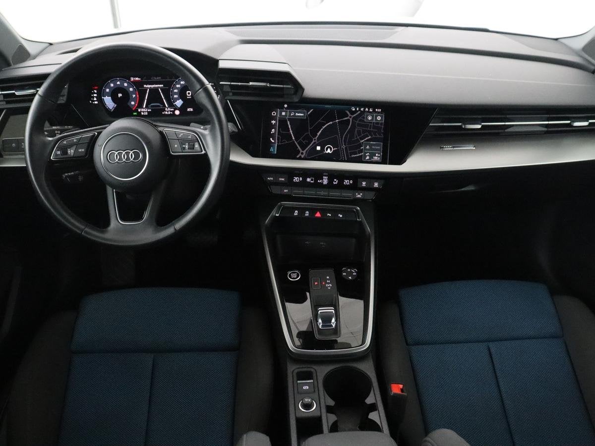 Audi A3 Limousine 35 TFSI S edition | Camera | Park assist |, Auto's, 4 cilinders, 150 pk, Leder en Stof, Wit