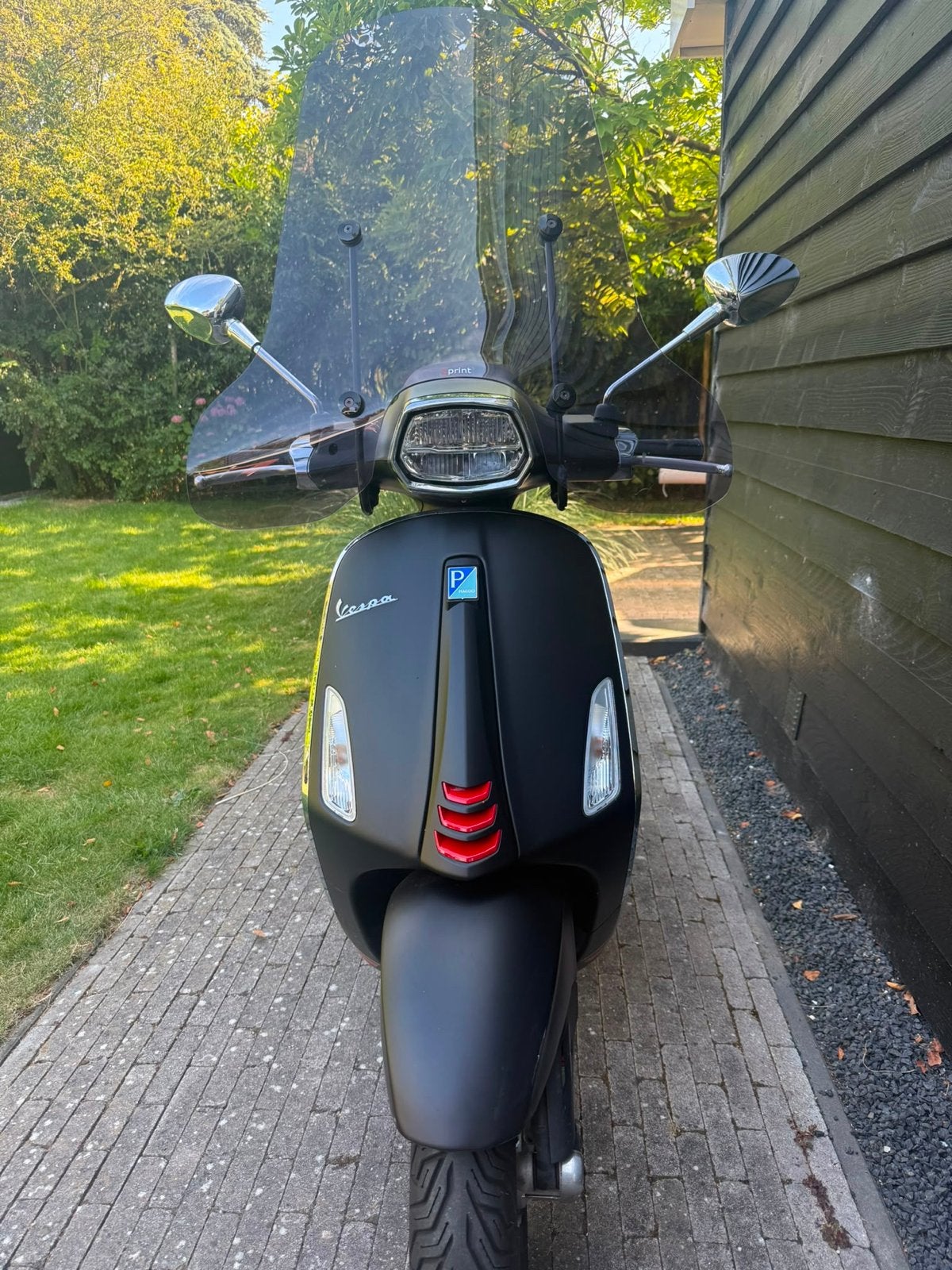 Vespa Sprint Mat Zwart - Zo goed als nieuw, Fietsen en Brommers, Scooters | Vespa, Ophalen, Overige modellen, Maximaal 45 km/u