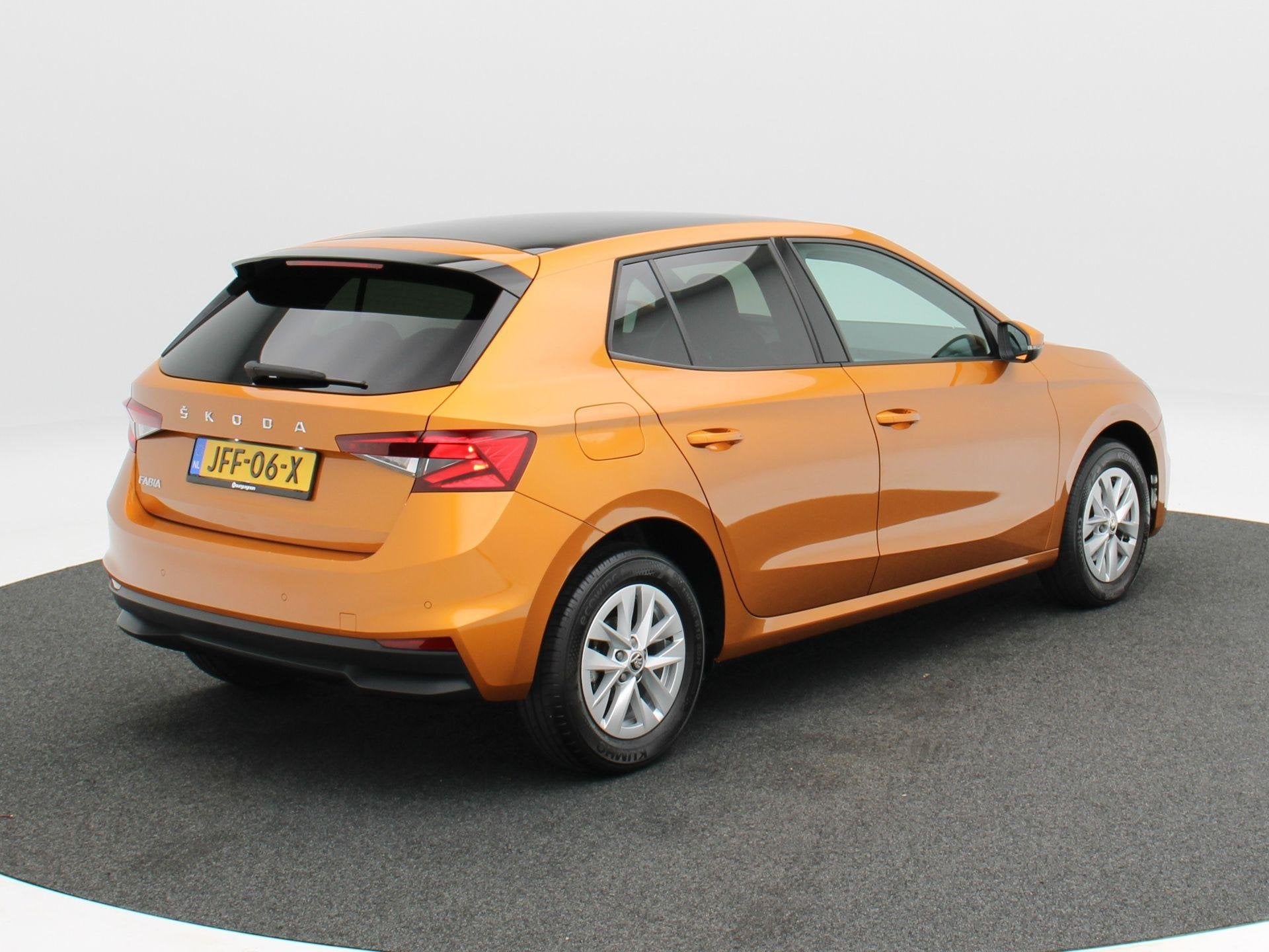 Skoda Fabia 1.0 TSi 110 Pk Automaat | Panorama dak | Parkeer, Stof, Gebruikt, Euro 6, Overige kleuren