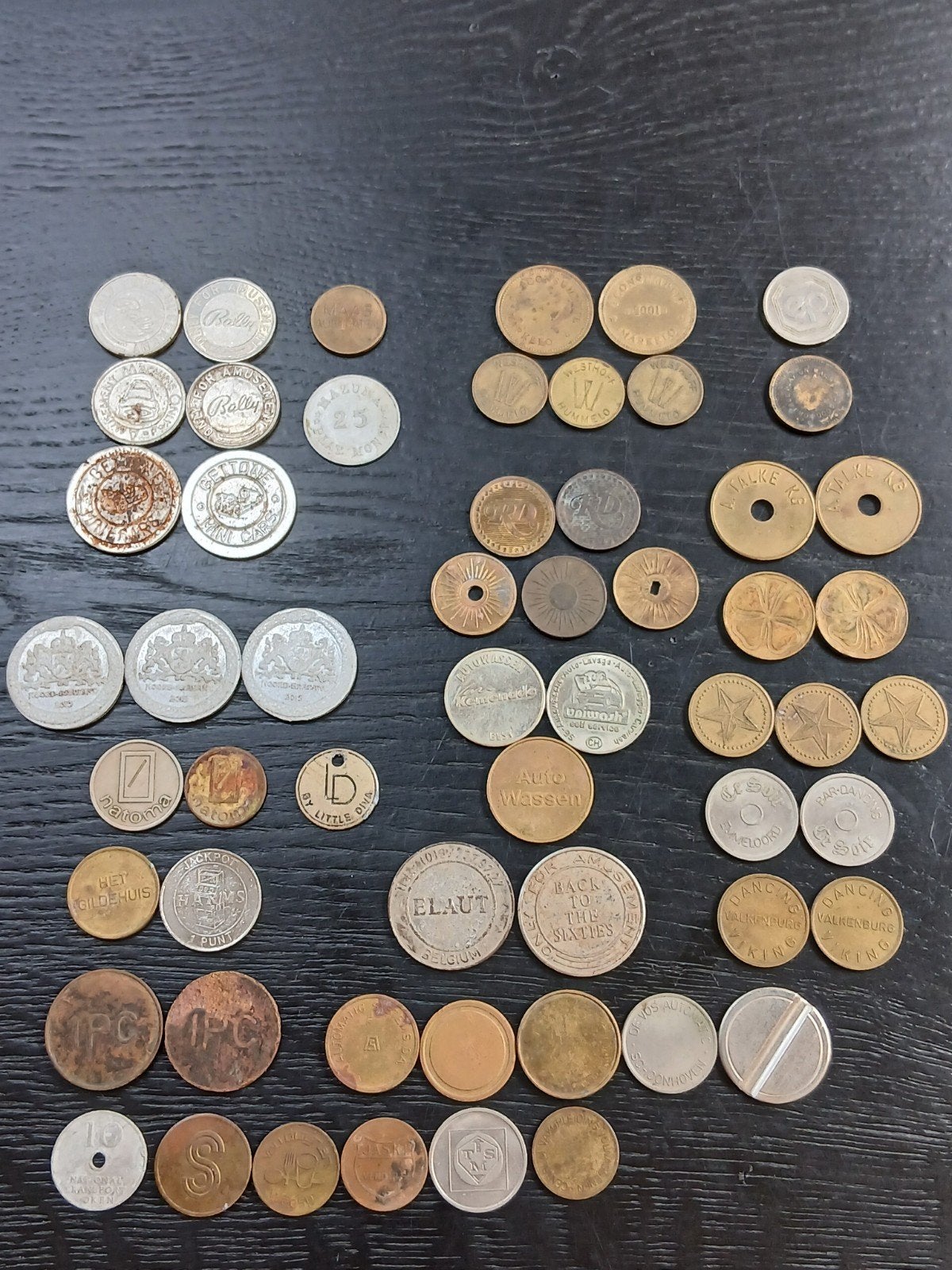 Verzameling van diverse tokens, Postzegels en Munten, Penningen en Medailles, Ophalen of Verzenden, Overige materialen