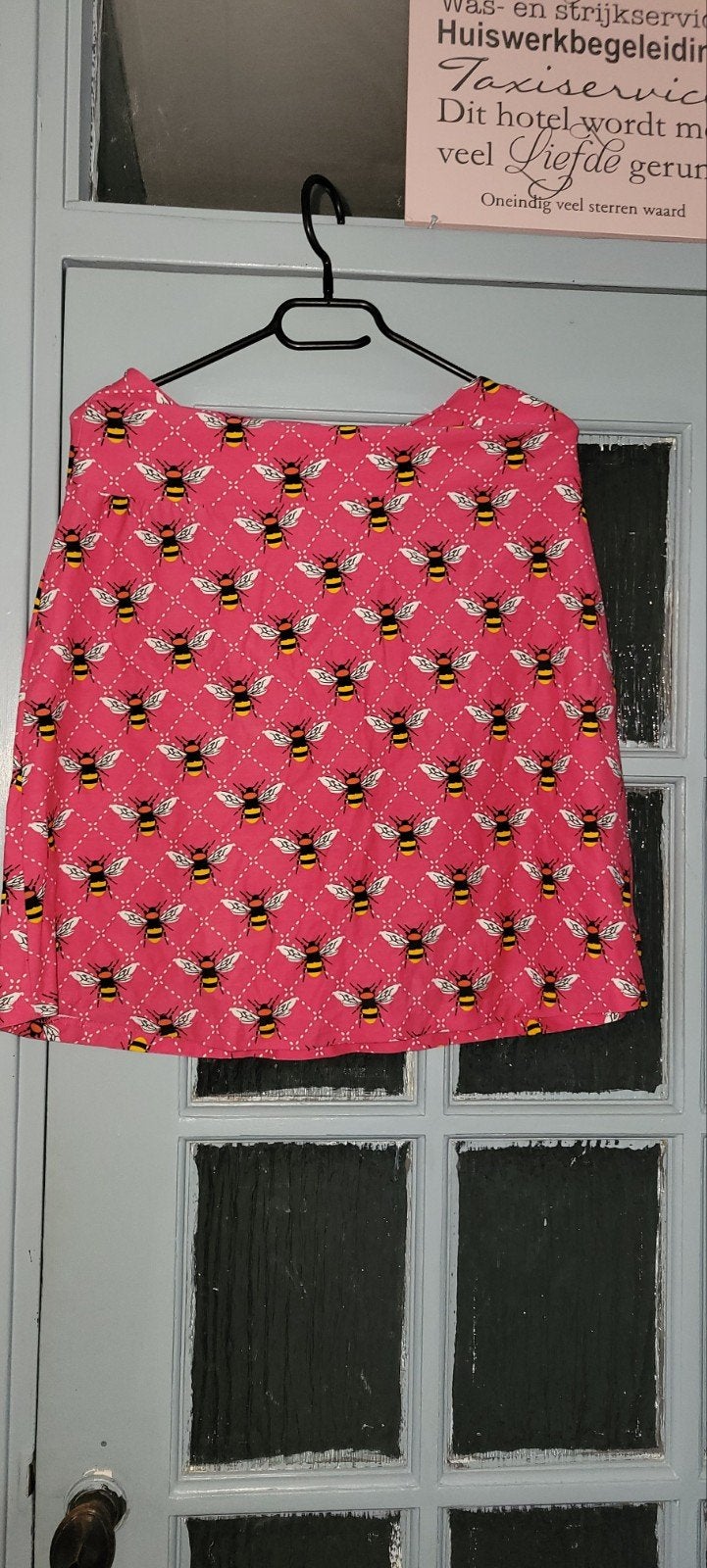Tante Betsy rok met bijenprint maat M, Ophalen of Verzenden, Zo goed als nieuw, Roze, Boven de knie