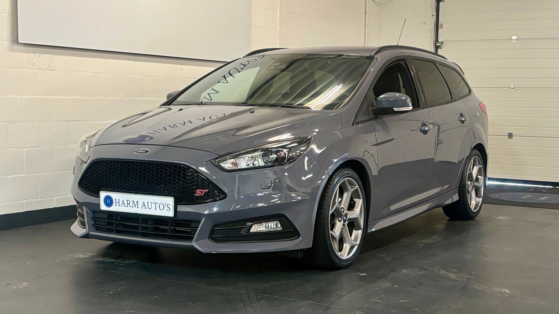 Ford Focus Wagon 2.0 ST-3 250pk Volleder / Xenon / PDC / EL., Auto's, 15 km/l, Gebruikt, Zwart, 4 cilinders