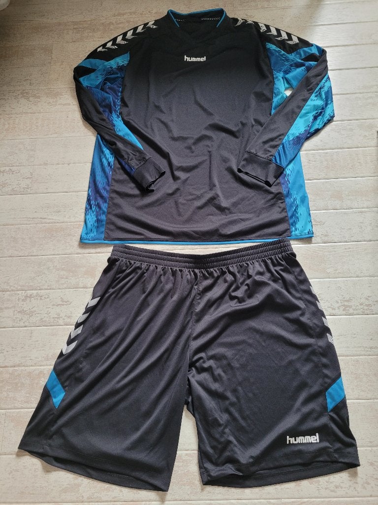 HUMMEL voetbal set tenue korte broek met shirt xxl Nieuw, Zwart, Nieuw, Overige maten, Ophalen of Verzenden