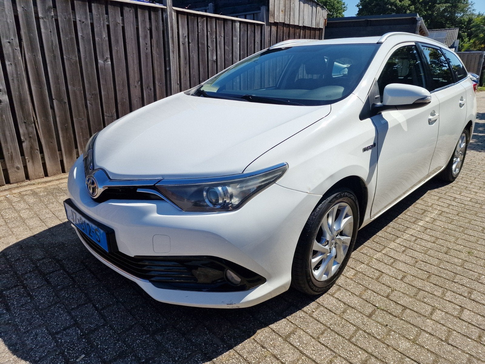 Toyota Auris 1.8 Hybrid Touring Sports CVT-  Taxi Klaar!!!, 28 km/l, 345 kg, Wit, Origineel Nederlands