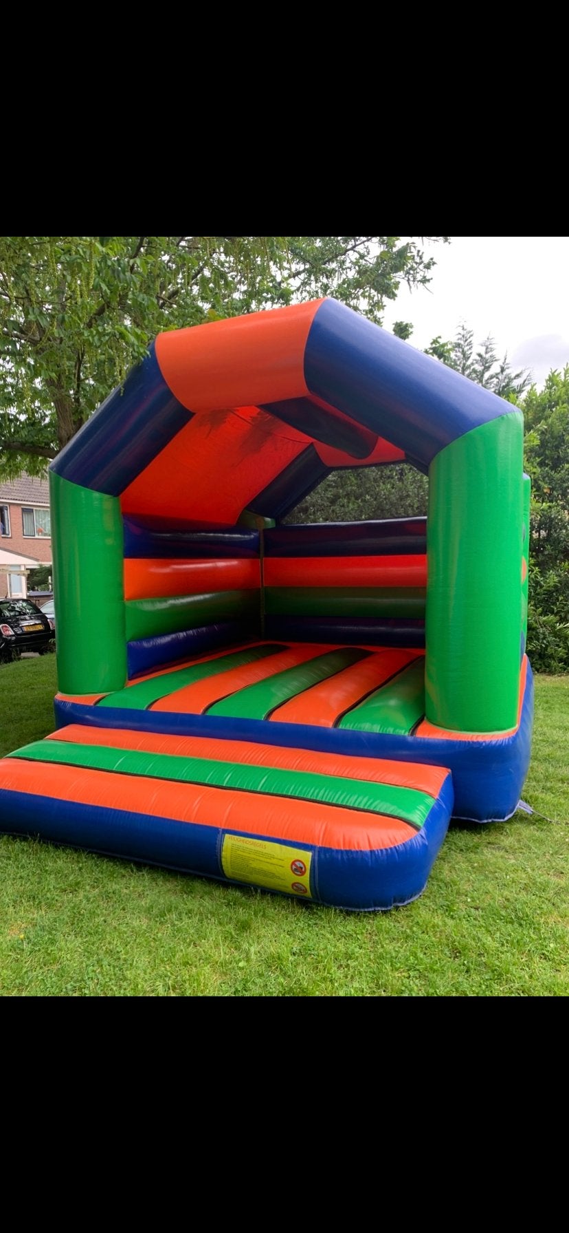 Kleurrijk springkasteel voor kinderfeestjes, Hobby en Vrije tijd, Feestartikelen | Verhuur, Gebruikt, Ophalen of Verzenden