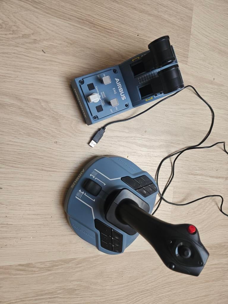 Thrustmaster TCA Officer Pack Airbus Edition, Ophalen of Verzenden, Zo goed als nieuw, Thrustmaster