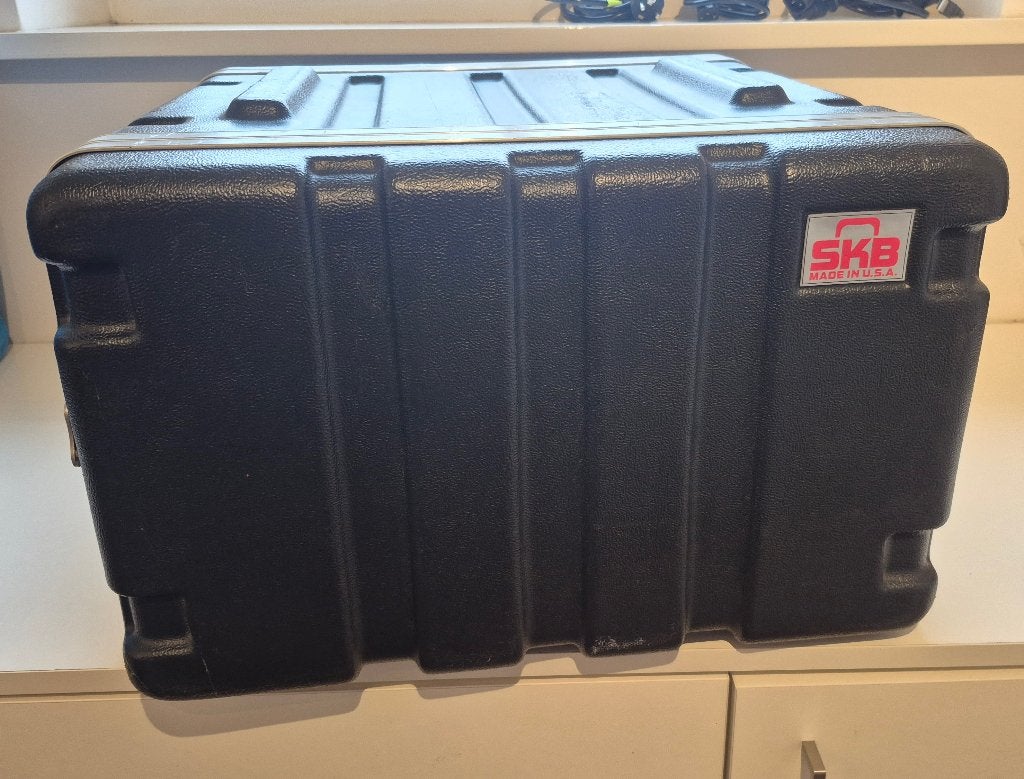 SKB Flightcase rack 19 inch 8HE, Muziek en Instrumenten, Ophalen, Gebruikt, Overige instrumenten, Flightcase