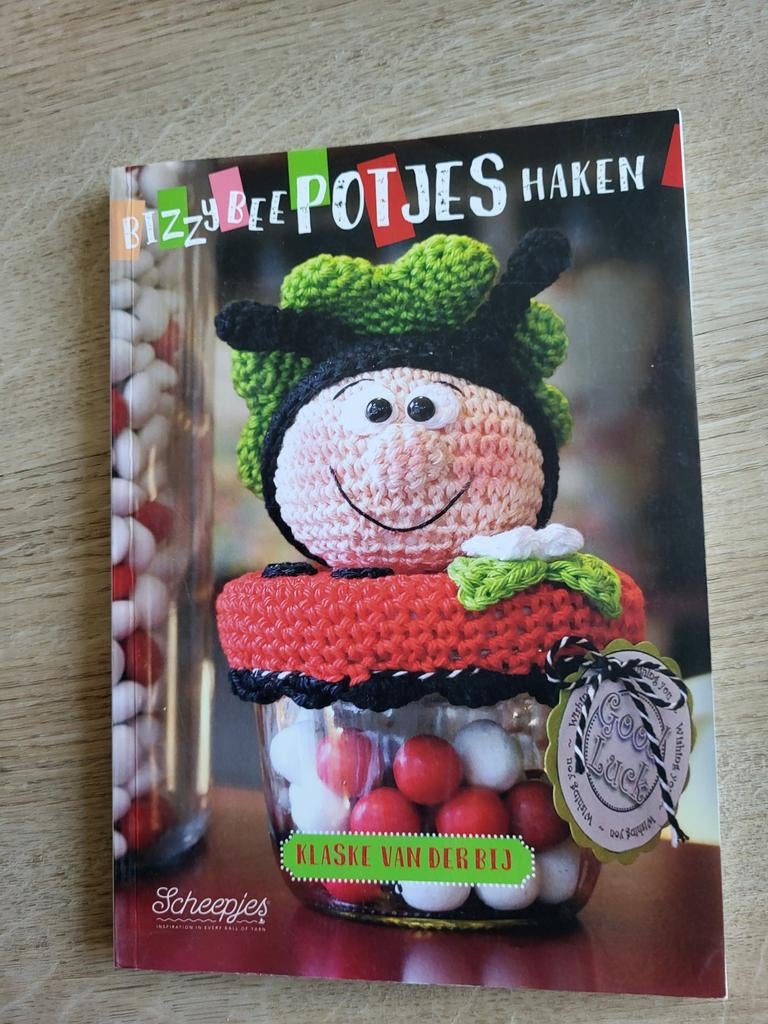 Haakboek Bizzy Bee Potjes haken, Ophalen of Verzenden